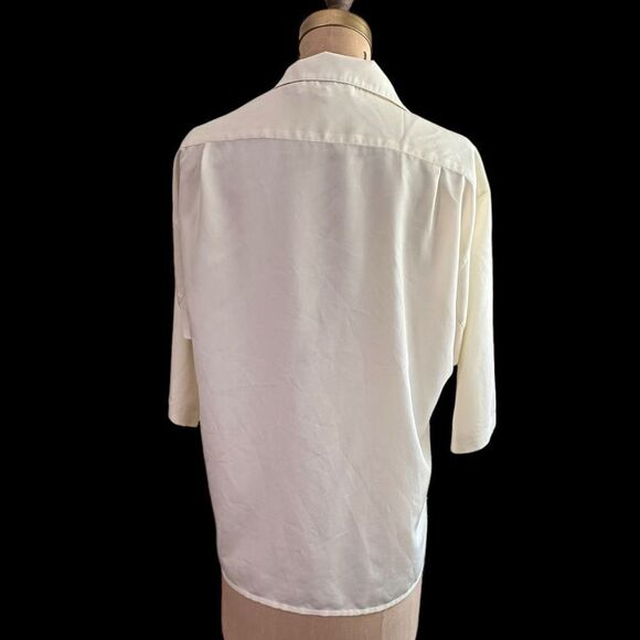 Features Short sleeve cream crepe blouse size 12 - Picture 3 of 9